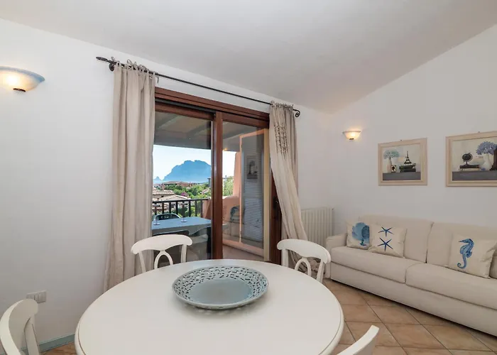Tavolara Poggio San Paolo Apartamento Porto San Paolo (Sardinia)